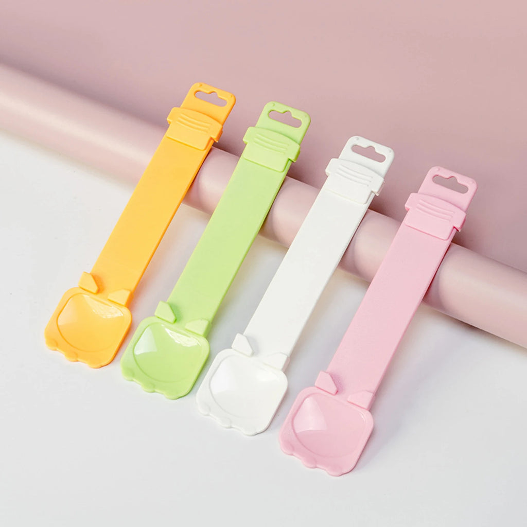 Cat Treat Dispenser Snacks Spoon Pet Food Feeder Tools Portable Cat Treat Bar Set Special spoon for Cats Kittens Travel Use