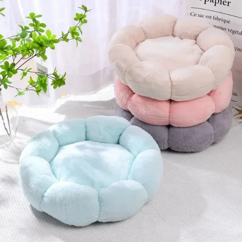 Comfortable Sleep Pet Bed Unique Flower-Shaped for Indoor and Outdoor Use Dog Mat Dog Beds for Large Dogs, Suitable For Winter
